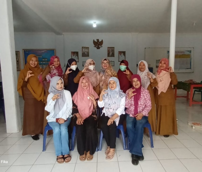 KEGIATAN MONITORING POSYANDU SIKLUS HIDUP SASARAN BAYI, BALITA, APRAS, USIA DEWASA DAN LANSIA DI RW 01 KEMAKMURAN
